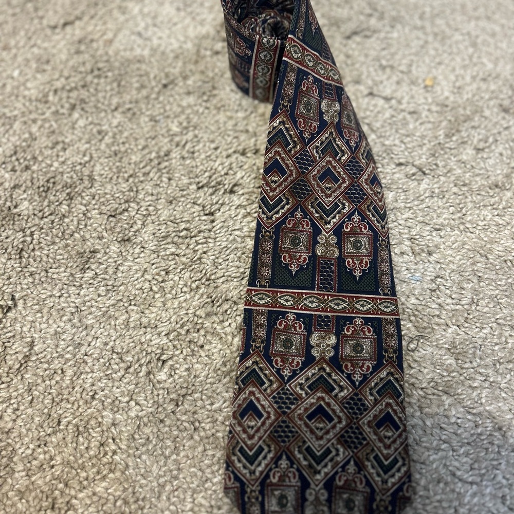 Bill Blass Geometric Patterned Tie - Navy and Burgundy